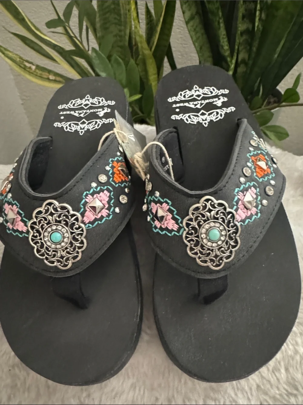 Montana West Black Wedge Sandals Embroidery & Rhinestone Turquoise Center Size 7